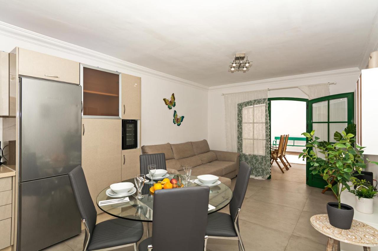 Apartment Oceanic Breeze Share Pool By Pvl Puerto del Carmen  Bagian luar foto